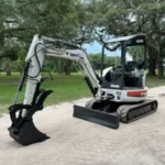 Bobcat 425G Mini-pelle Hydraulique 2.7T avec Attache Rapide et 4 Godets d'Occasion 2008