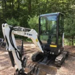 Bobcat E20 Mini-pelle Hydraulique 1.8T Cabine Chauffée avec Attache Pouce et 3 Godets d'Occasion 2015
