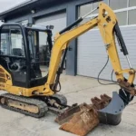 Caterpillar 302.2D Mini-pelle 2.1T avec Attache Rapide et 3 Godets d'Occasion 2013