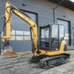 Caterpillar 302.5 Mini-pelle 2.8T avec Ligne BRH, Attache Rapide et 3 Godets d'Occasion 2002