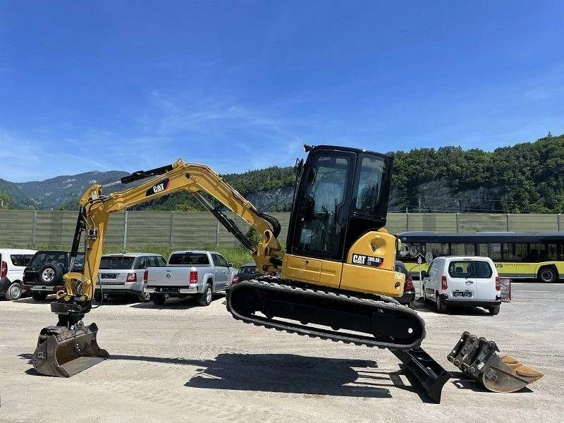 CATERPILLAR 305 5E - 001 Caterpillar 305.5E Pelle Compacte 5.2T Moteur Cat C2.4 avec 3 Godets d'Occasion 2013 – Image 1