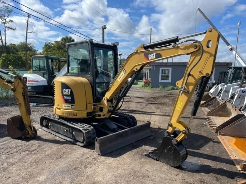 Caterpillar 303.5ECR - 001 Caterpillar 303.5E CR Mini-pelle 3.5T Cabine Climatisée avec Attache Rapide d'Occasion 2015 – Image 1