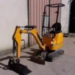 JCB 8008 Micro-pelle 0,9 Tonne d'occasion 2017 - 2104 heures - Attache rapide et 3 godets