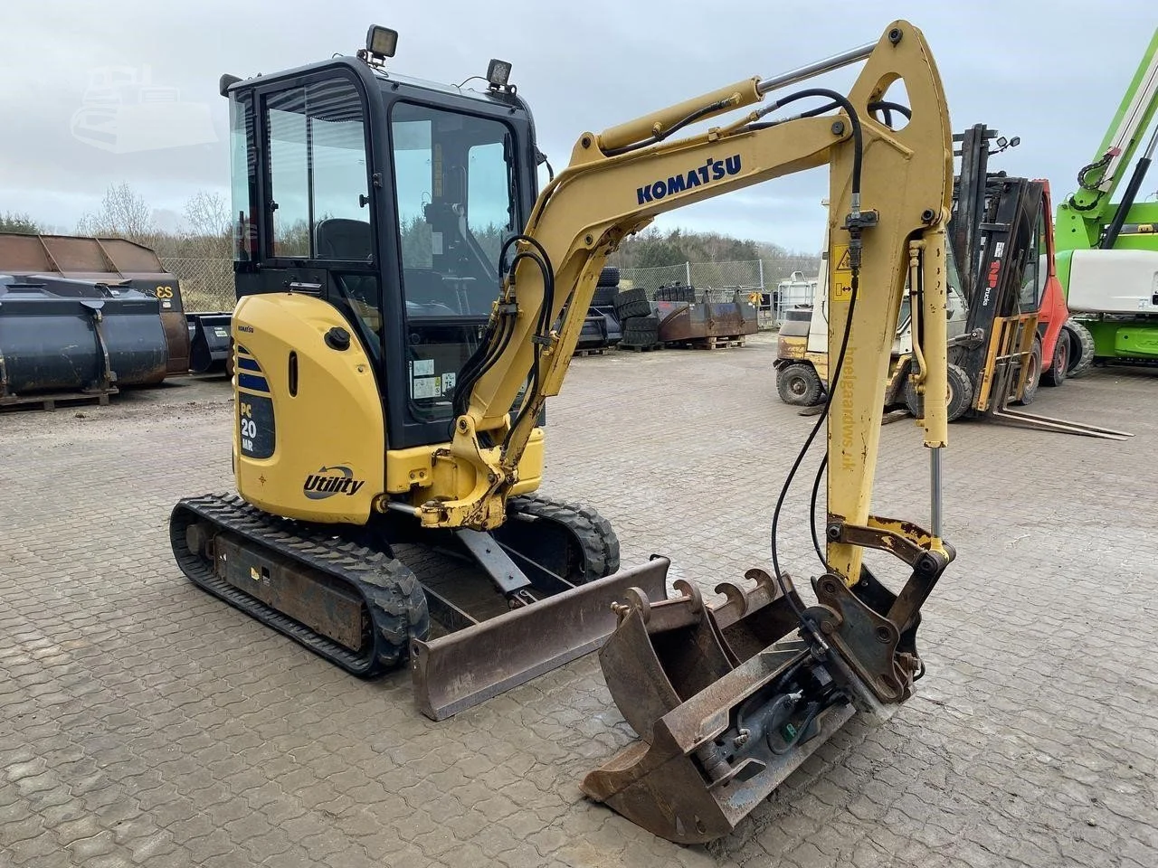 KOMATSU PC20MR-2 - 001 Komatsu PC20MR-2 Mini-pelle 2 Tonnes d'occasion 2005 - 2280 heures - 3 godets inclus – Image 1