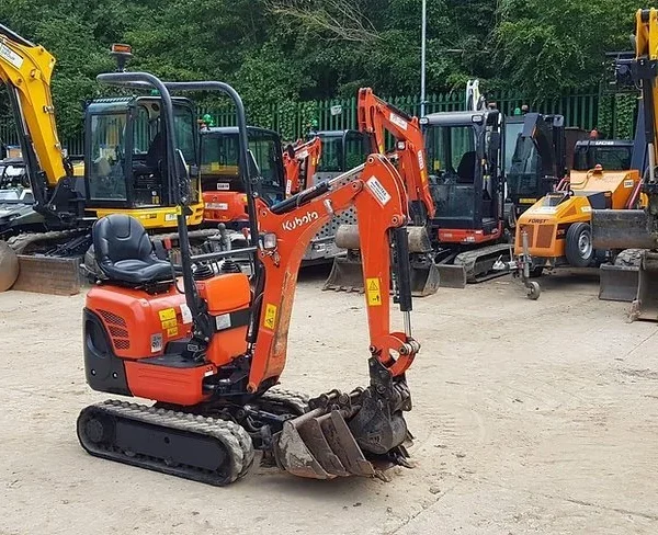 Kubota K008-3 Micro-pelle 0,98 Tonne d'occasion 2021 - 700 heures - Très faible hourrage