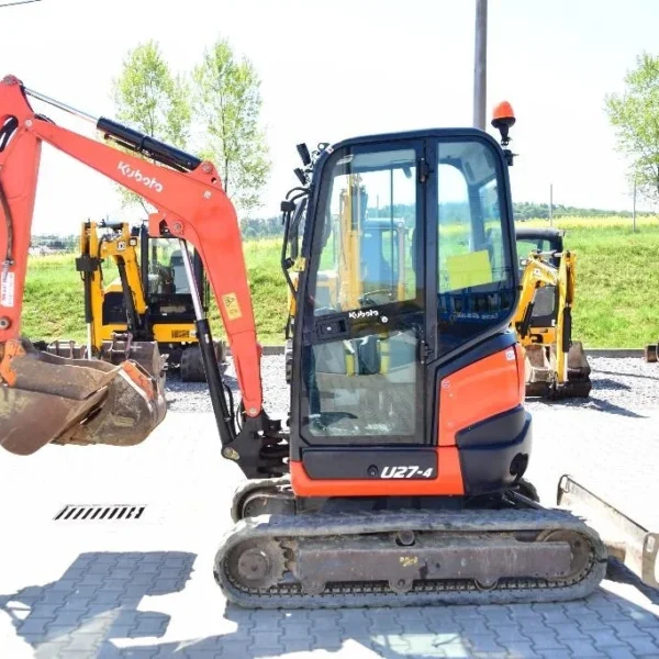 Kubota U27-4 Mini-pelle Hydraulique 2.6T avec Attache Rapide et 3 Godets d'Occasion 2015