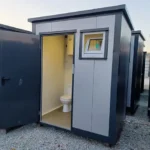 Cabine Sanitaire Douche & WC avec Chauffe-Eau et Fenêtre